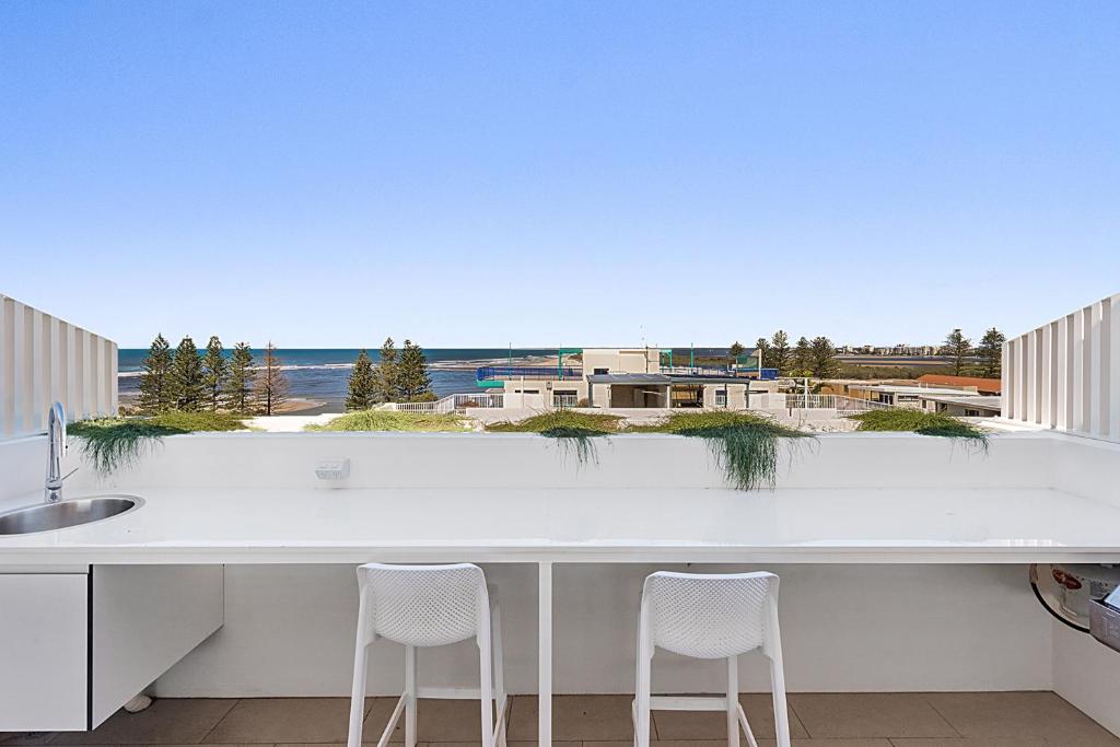 Luxury 5-floor Unit with Ocean Views near Beach, Caloundra