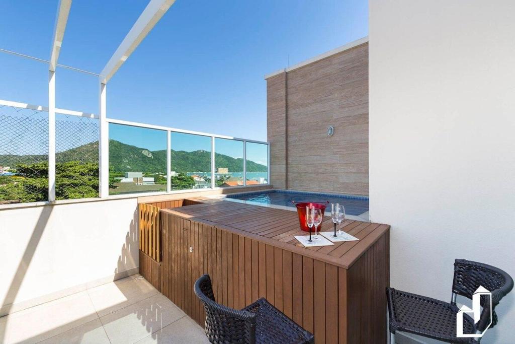 Cobertura duplex com piscina e 03 suítes, Canto Grande