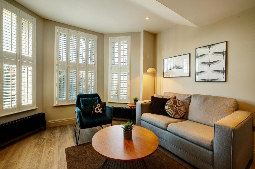 60 Manchester Road photo