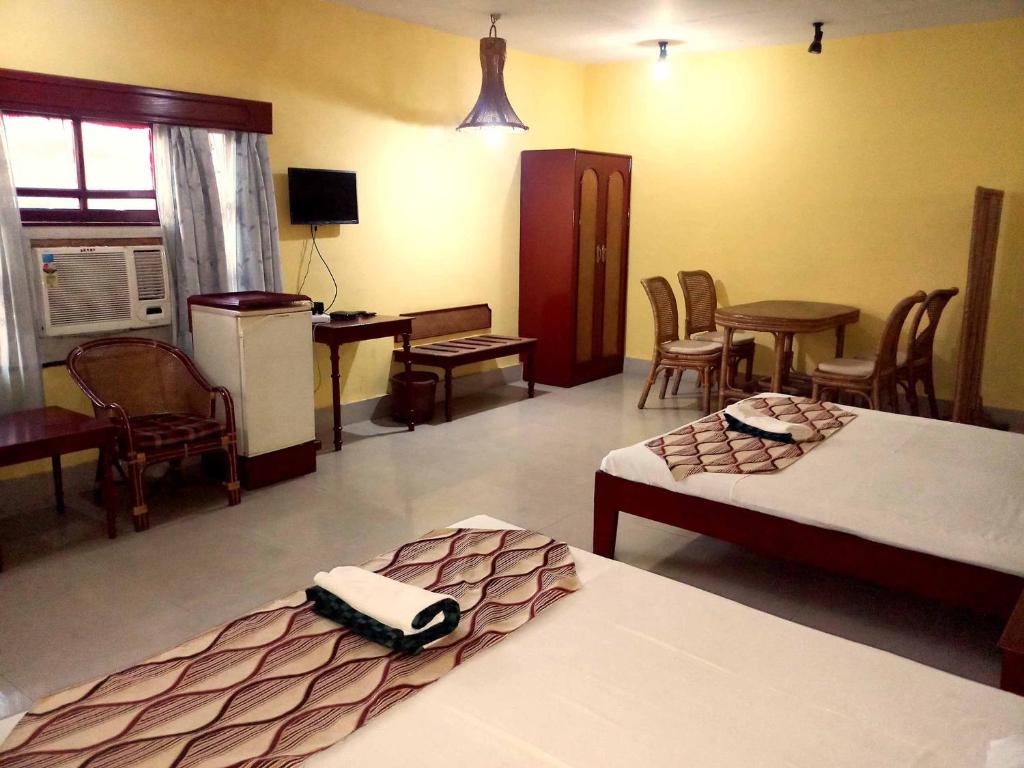 Hotel Indsurya photo