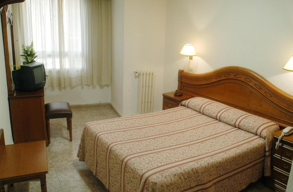 Hotel Riviera - 4