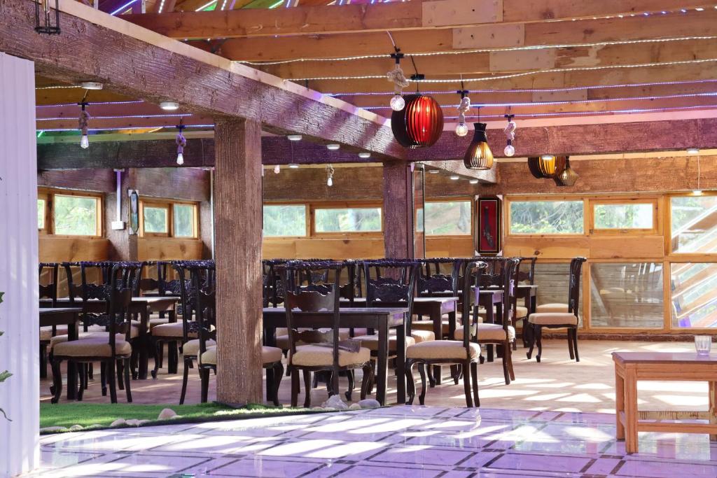 Shared lounge/TV area