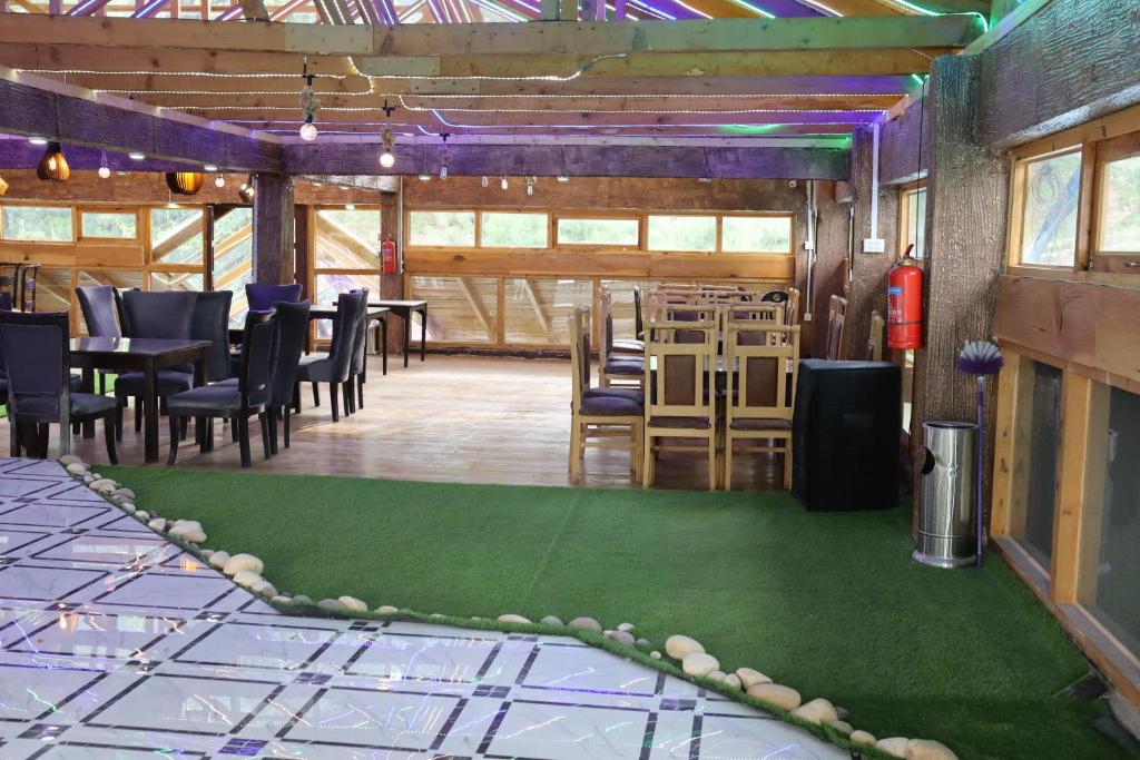 Shared lounge/TV area