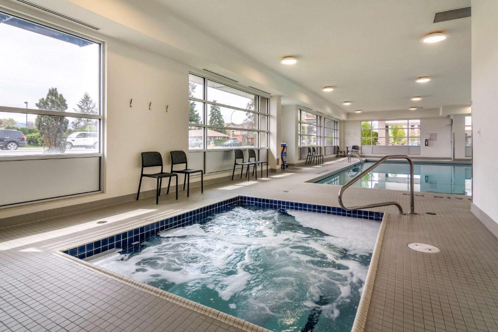 Econo Lodge Inn & Suites 館内設備