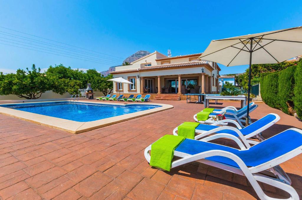 Villa Alvaro by Villa Plus - 4