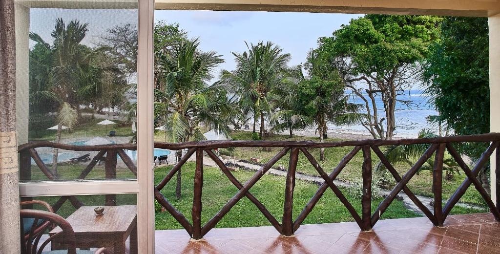 Coral Beach Resort photo