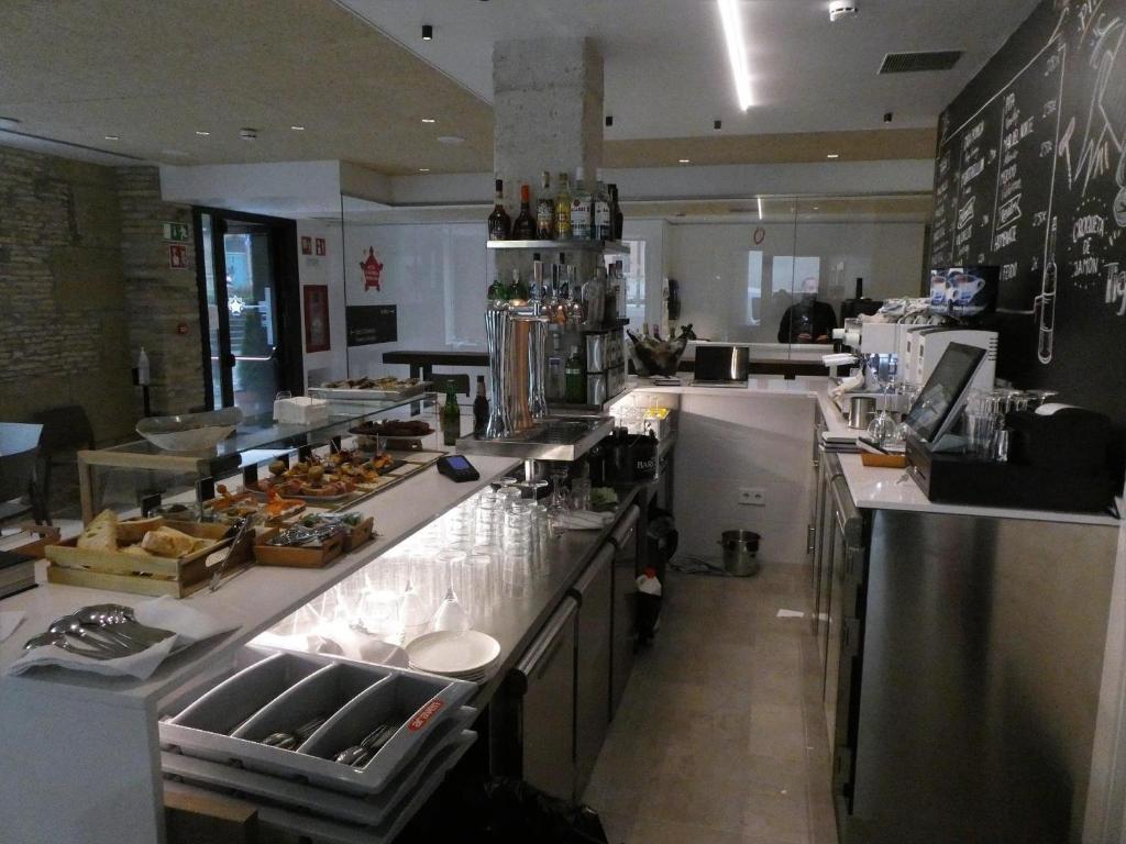 Hotel Ciudadela Pamplona - 2