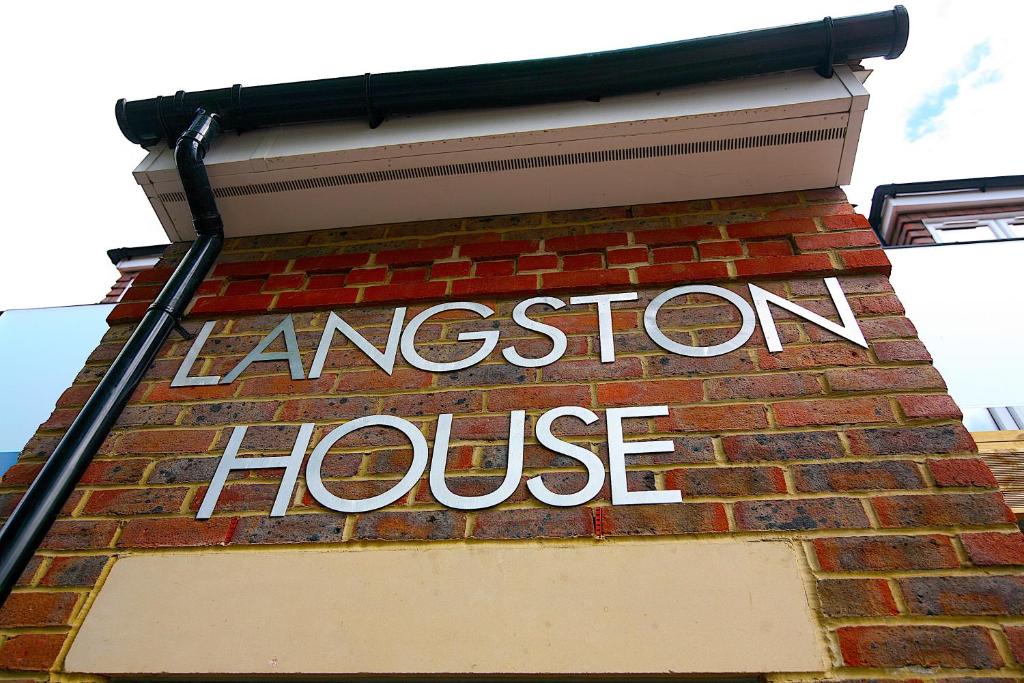 NEW - Stylish 2 bed Farnham Common 전경