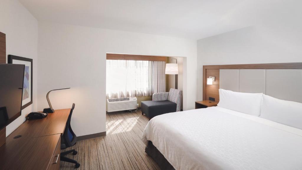 Holiday Inn Express Lompoc photo