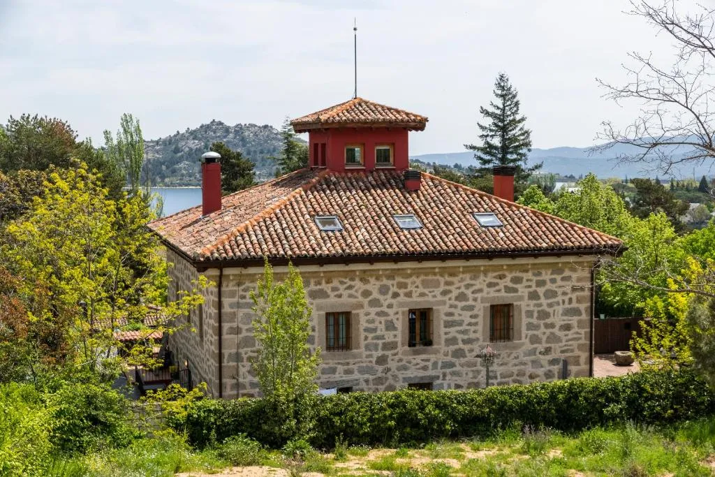 El Torreon de Navacerrada，位于纳瓦塞拉达的酒店