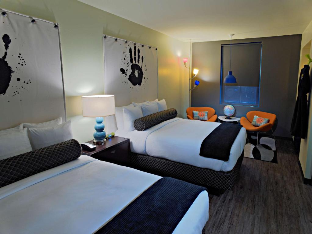 Chicago ACME Hotel Company room