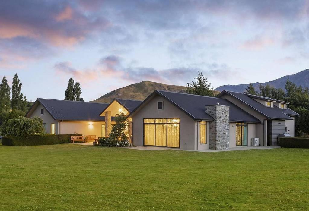 Поинт дома. Куинстаун недвижимость. Houses for sale in Queenstown New Zealand. New Zealand Realty.