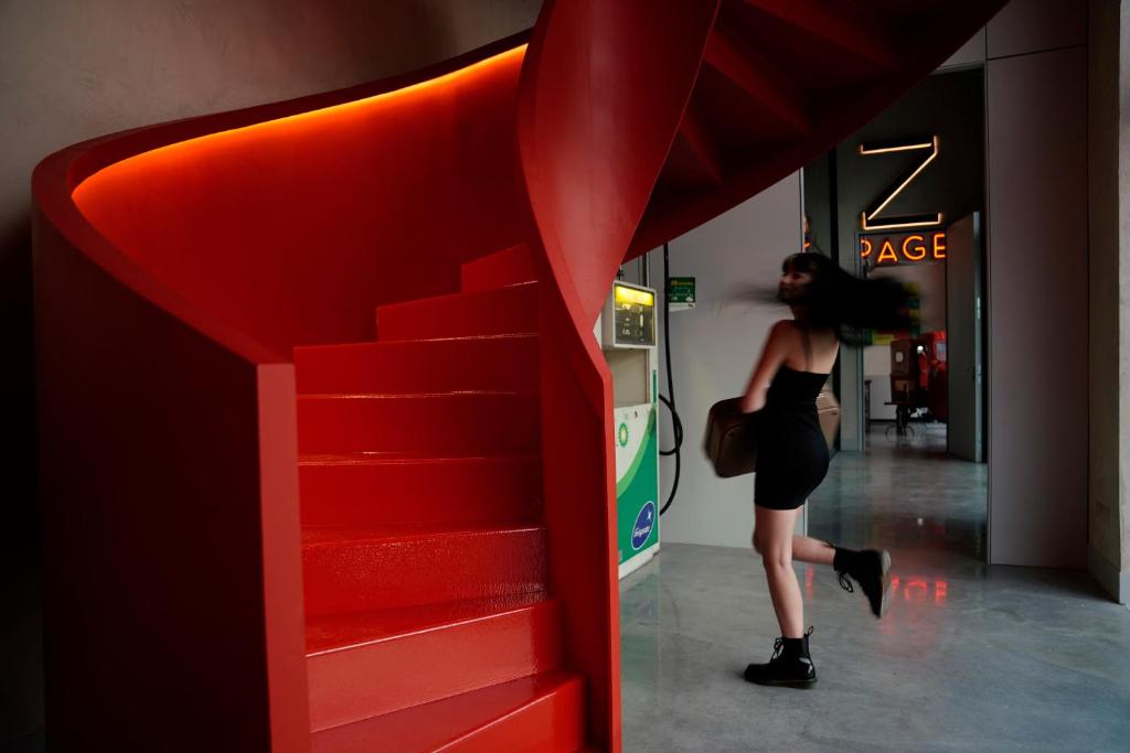 Zero Box Lodge Coimbra — Hotel in Coimbra