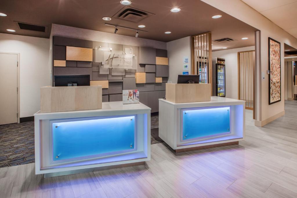 Holiday Inn Express and Suites Burley photo