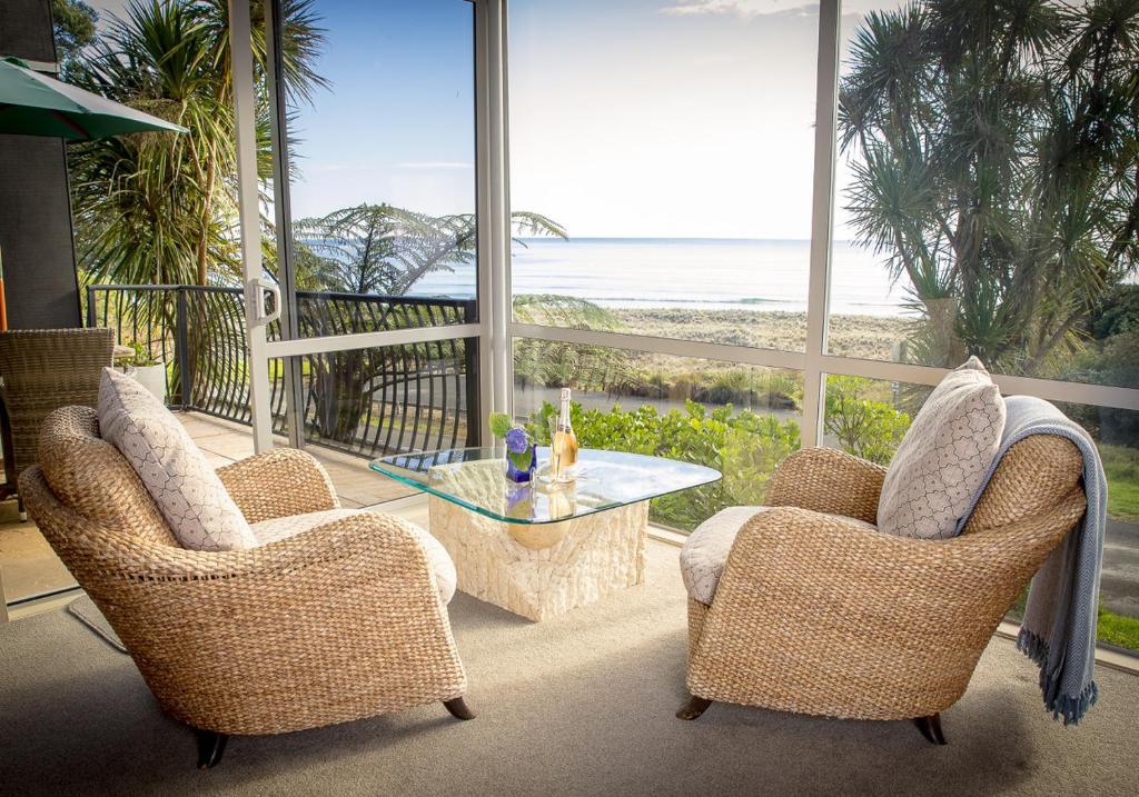 Ohiwa Beach Apartments/ Motel — Hotel in Waiotahi