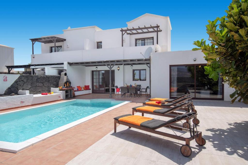 Villa Chinamar by Villa Plus - 2