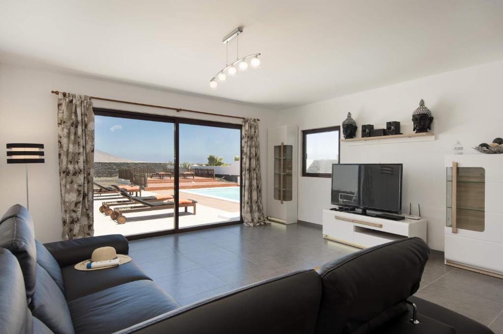 Villa Chinamar by Villa Plus - 4