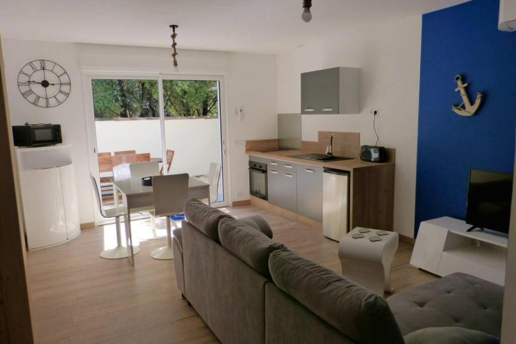 Gîte entièrement rénové sur le thème de la mer., Rental Carpentras