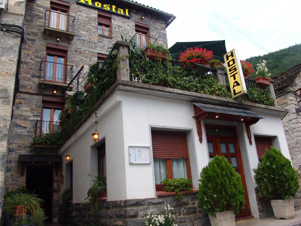 Hostal Pirineos Sarvisé - 2