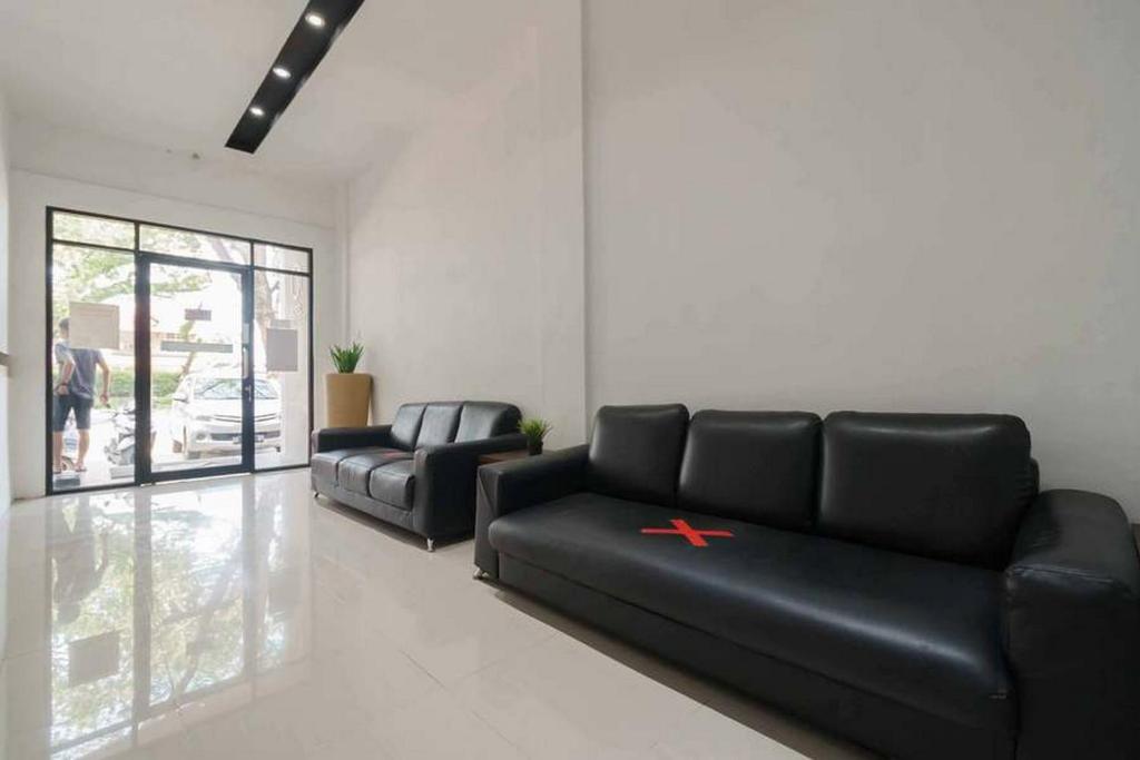 RedDoorz @ Jotel Guest House Medan エントランス