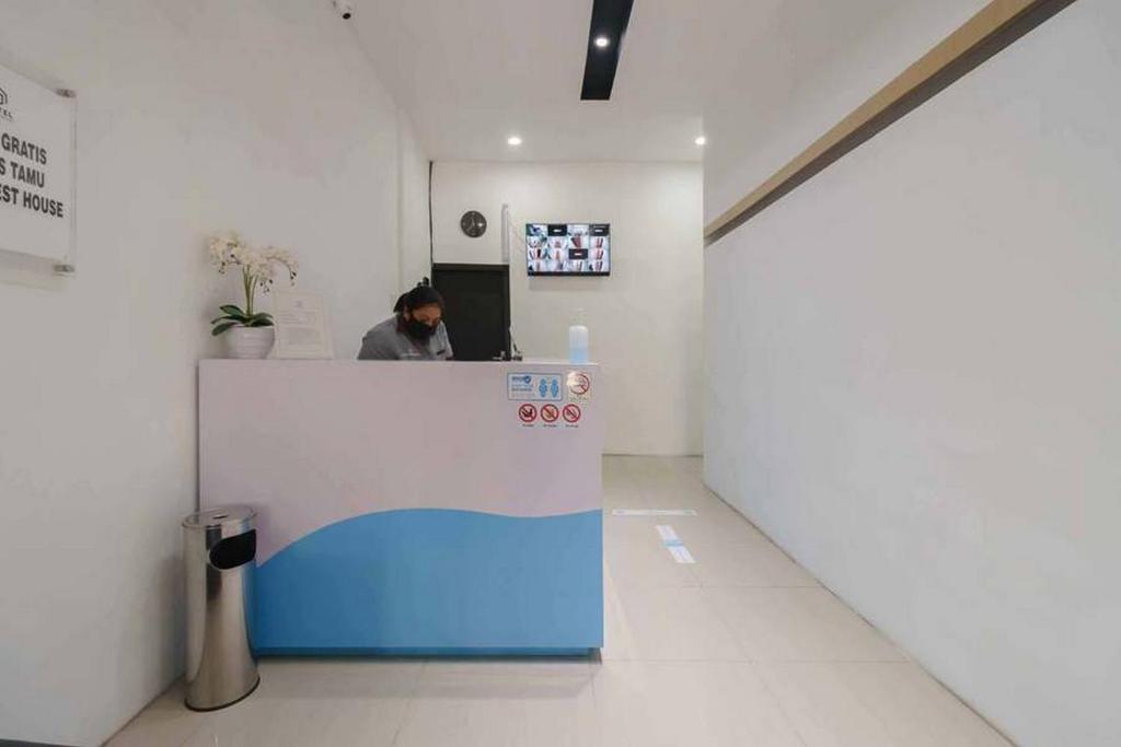 RedDoorz @ Jotel Guest House Medan