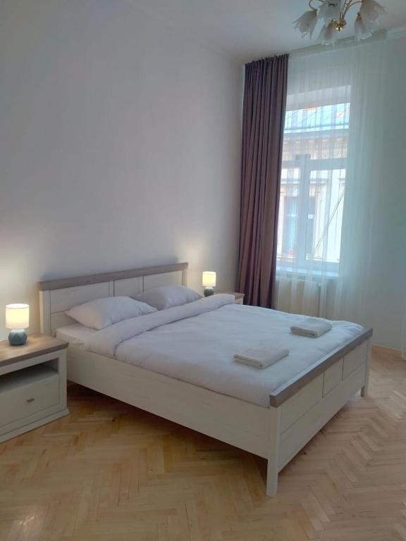 Avangard Kryva Lypa 3 Apart, Lvov