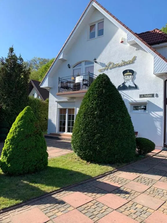 Willa Admirał，位于特兹萨茨的酒店