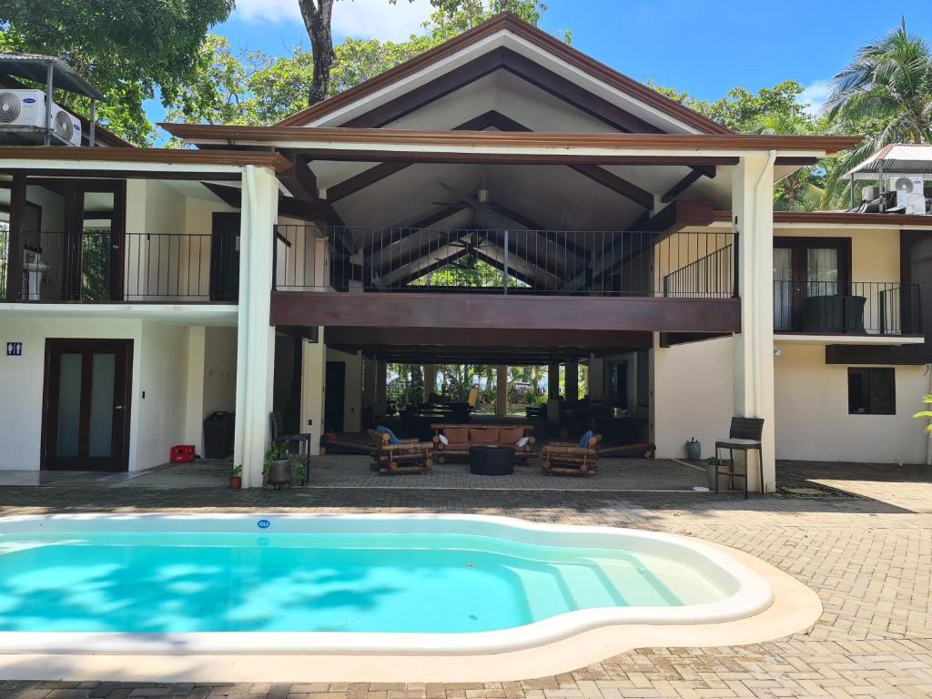 Hona Beach Hotel — Hotel in Dominical