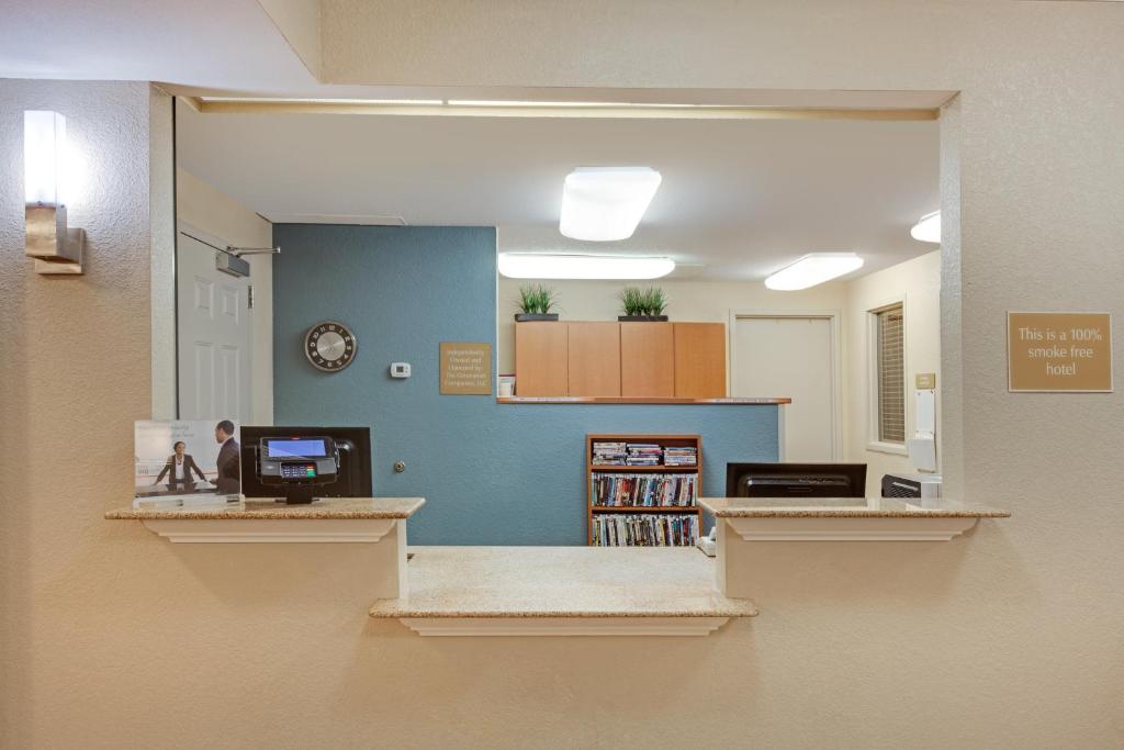 Candlewood Suites Destin-Sandestin Area photo