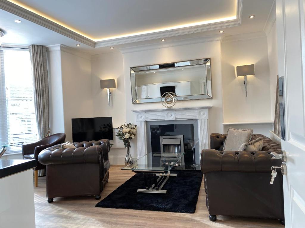 The Maureen Suite, Llandudno