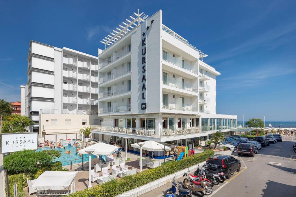 Hotel Kursaal - FRONTE MARE CON PISCINA - 3