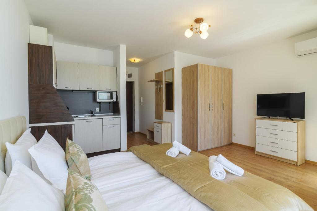 Cabacum Plaza Beach Apartments - High-Speed WiFi photo