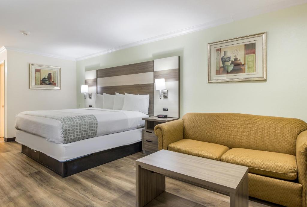 Americas Best Value Inn Columbus Photo 25