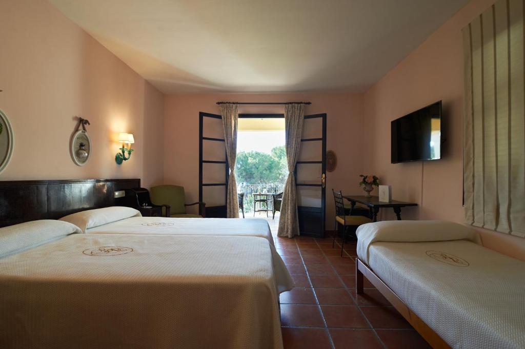 Hotel Bahia — Hotel rooms in Peguera, Balearic Islands