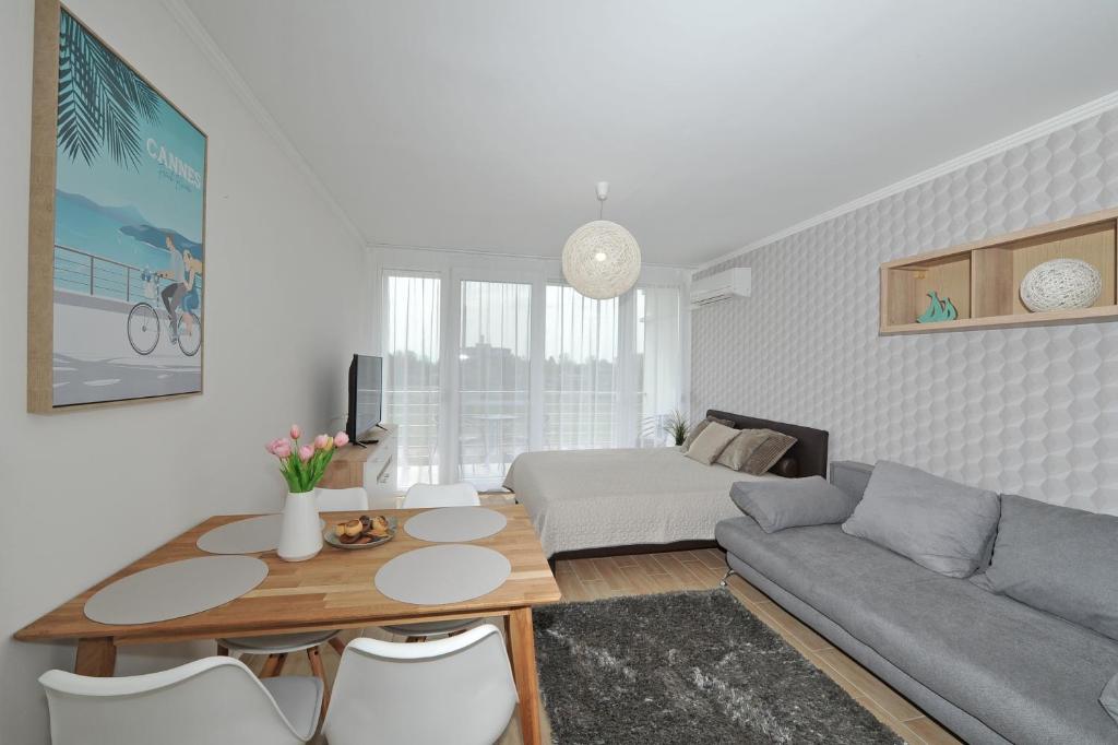 Bella Donna, Balatonfüred