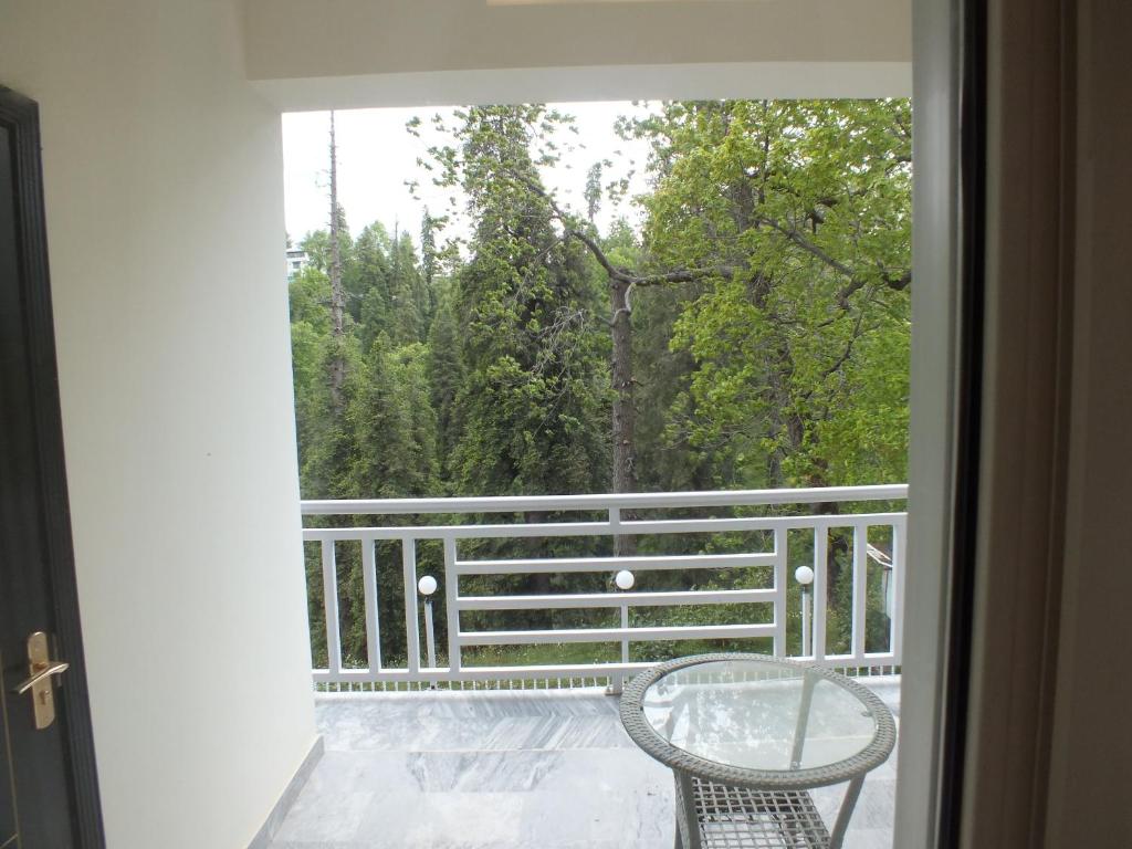 Humming Bird Resort and Executive Suites photo