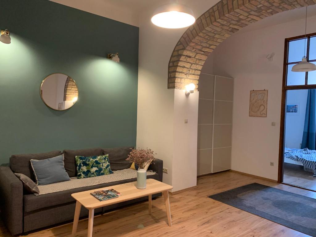 French Touch Apartment with Free Parking — Hotel in Budapest