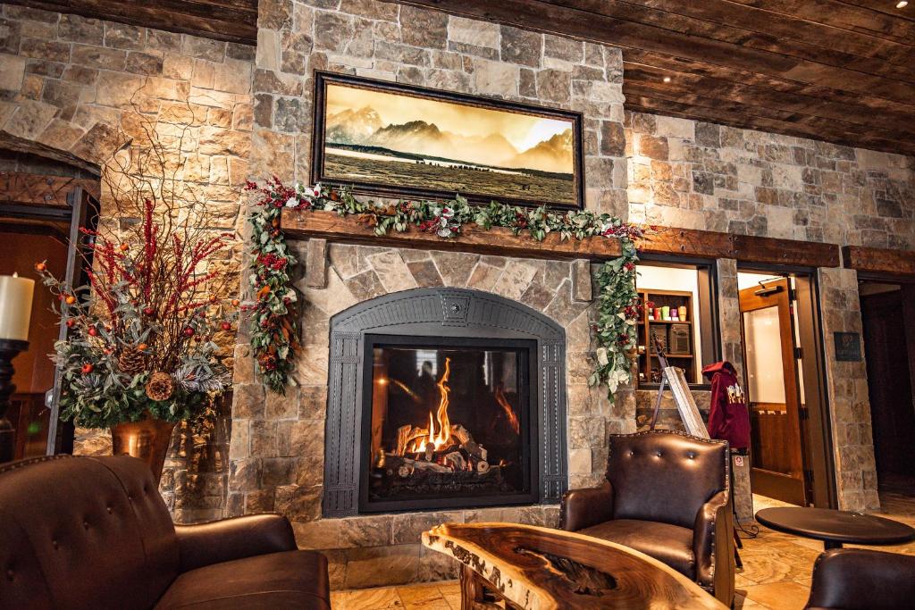 Elk Country Inn photo