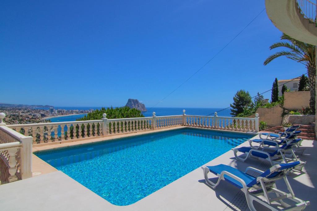 Villa con piscina y vistas al mar - Mar 27 H - 1