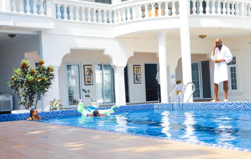 スイミングプール