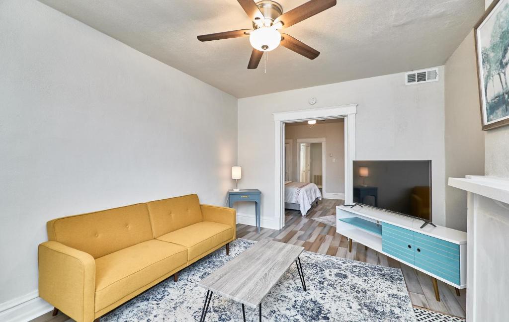 1 Bd Apt near forest park, Science Center & dining, Tower Grove