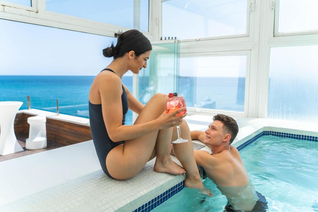 Hotel Boutique Villa Venecia — Swimming pool in Benidorm, Valencian Community