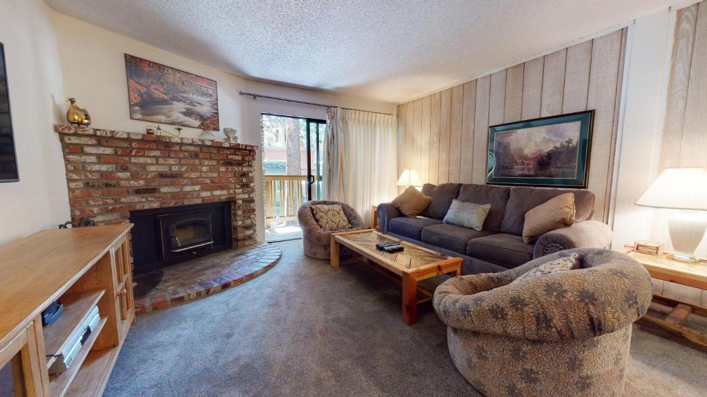 Summit Condominium #273 Condo, Mammoth Lakes