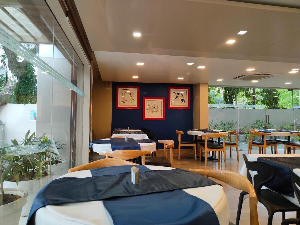 Kanak Beacon Hotel Ashram Road Ahmedabad