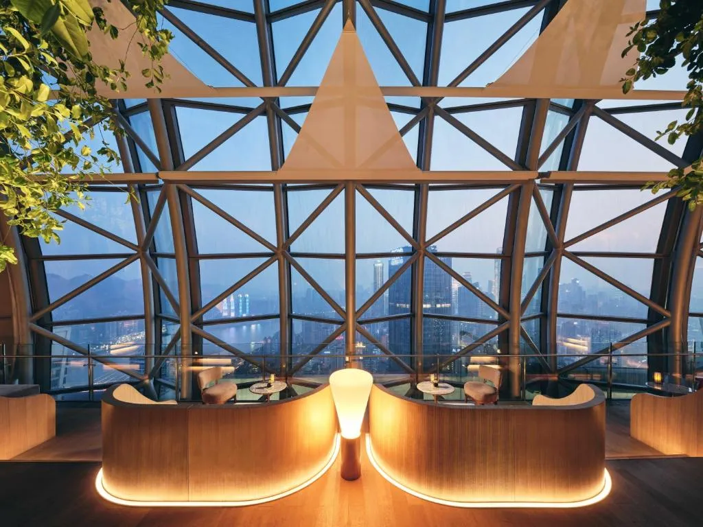 InterContinental Chongqing Raffles City by IHG, hotel in Chongqing