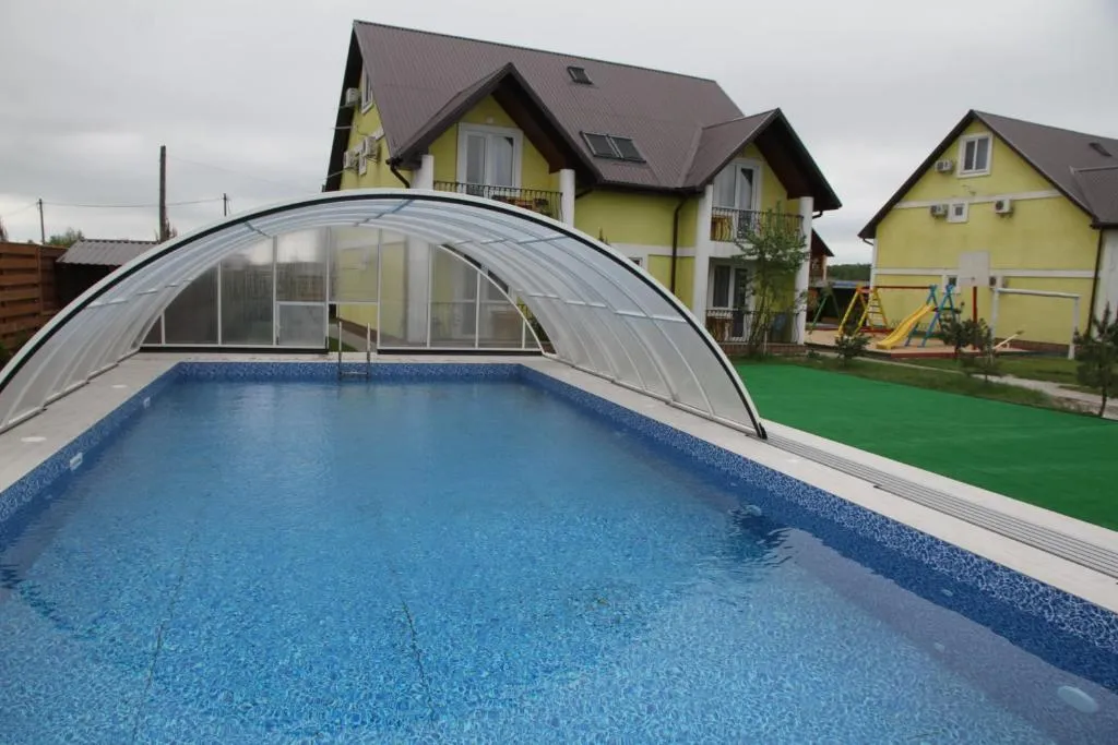 Боброва-Хата, Hotel in Switjas