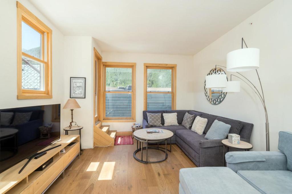 Livery 2C, Telluride