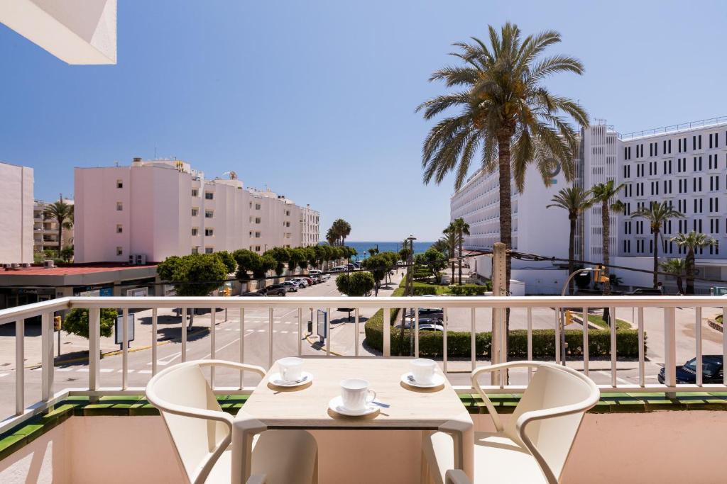 Apartamentos Vistamar I Mc Apartamentos Ibiza In Playa D En Bossa Spain 200 Reviews Price From 76 Planet Of Hotels