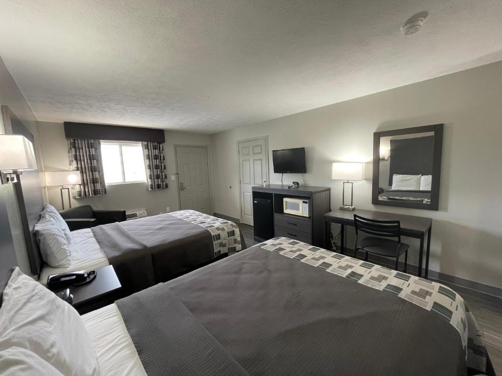 Embassy Inn - Hohenwald photo