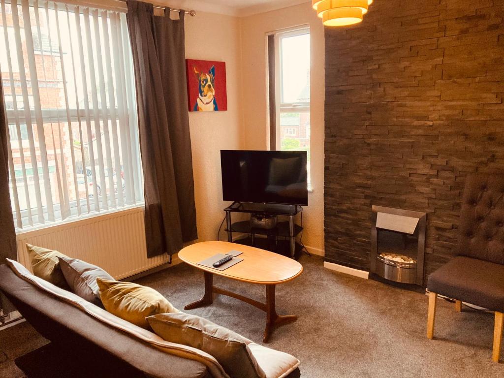 Charming Spacious Apartment, Kidderminster, Kidderminster